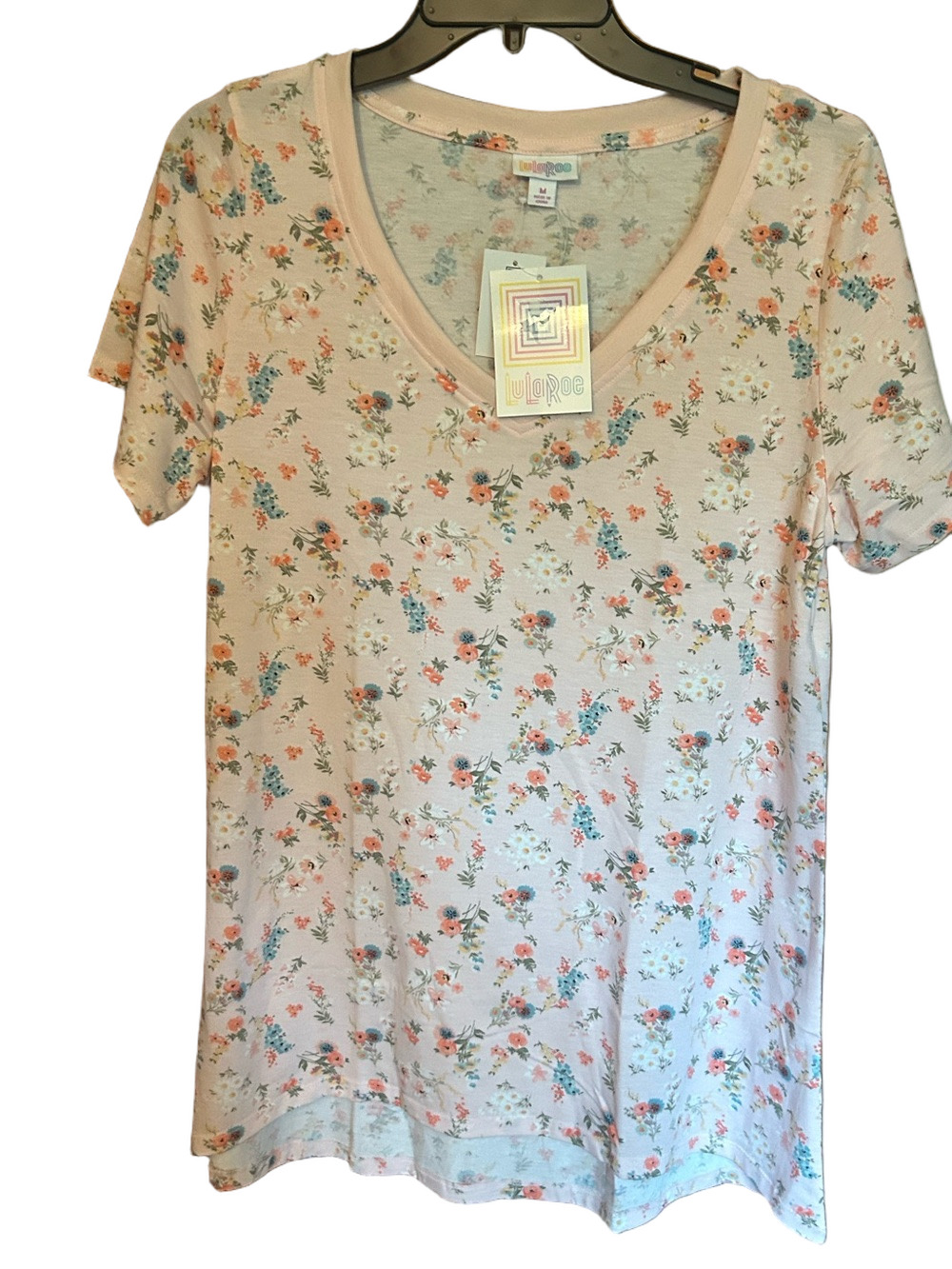 LuLaRoe Woman’s Light Pink Floral V-Neck Top Size Medium NWT